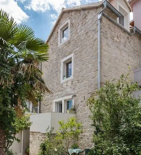 Kala 4* سبليت