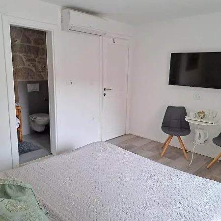 Kala 4*