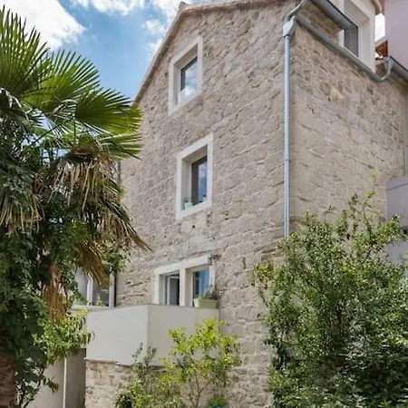 Kala 4* سبليت